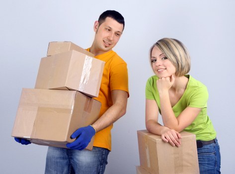 Local moving van service handling access challenges in Belgium