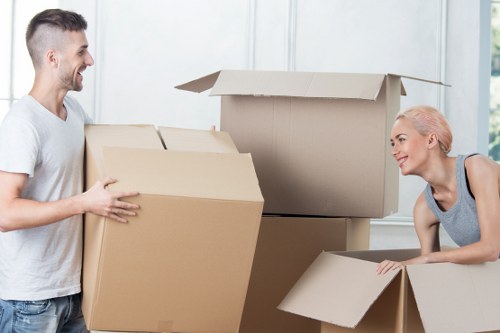 Mover handling apartment access and stairs in Belgium